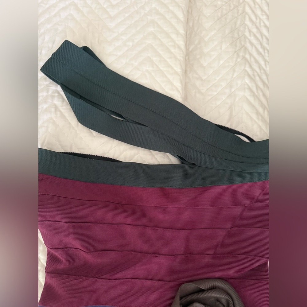 Herve Leger mini color block with gorgeous flower detail!!! 🤎💗💚 - Picture 2 of 10